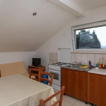 Stone Gardens Bed & Breakfast Doli